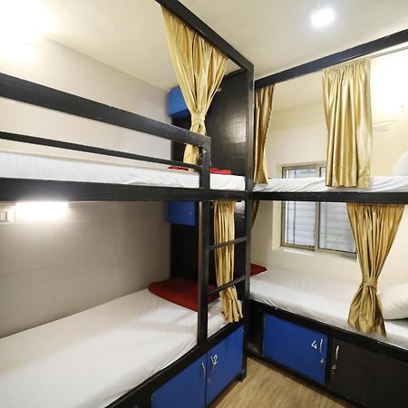 Social Hubz Hostel Βομβάη Εξωτερικό φωτογραφία