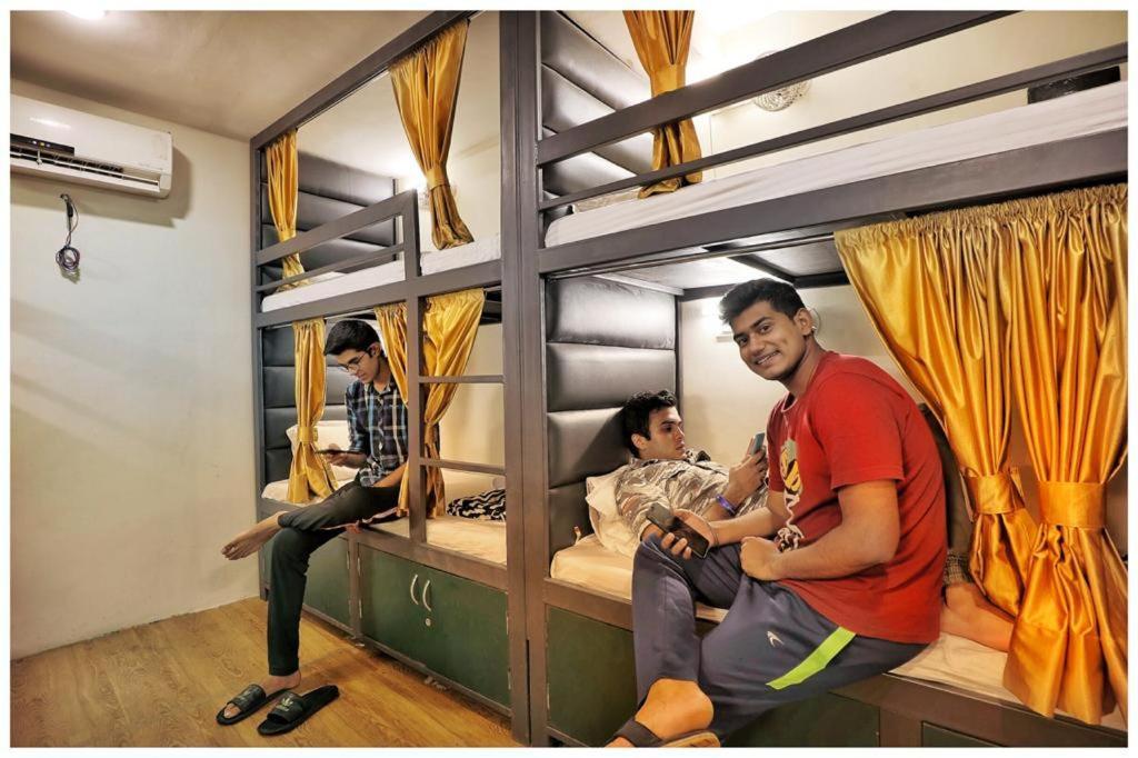 Social Hubz Hostel Βομβάη Εξωτερικό φωτογραφία