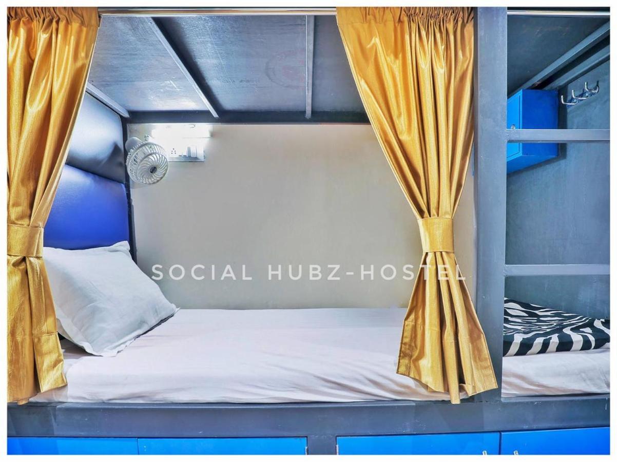 Social Hubz Hostel Βομβάη Εξωτερικό φωτογραφία