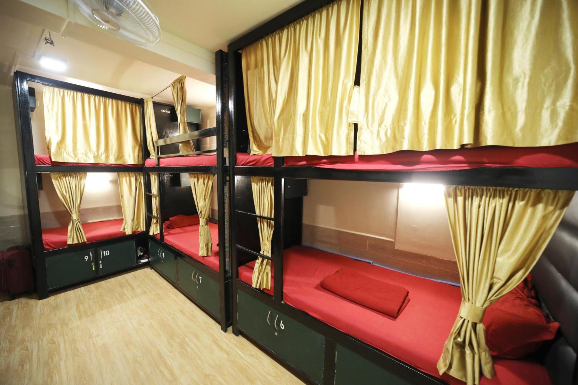 Social Hubz Hostel Βομβάη Εξωτερικό φωτογραφία