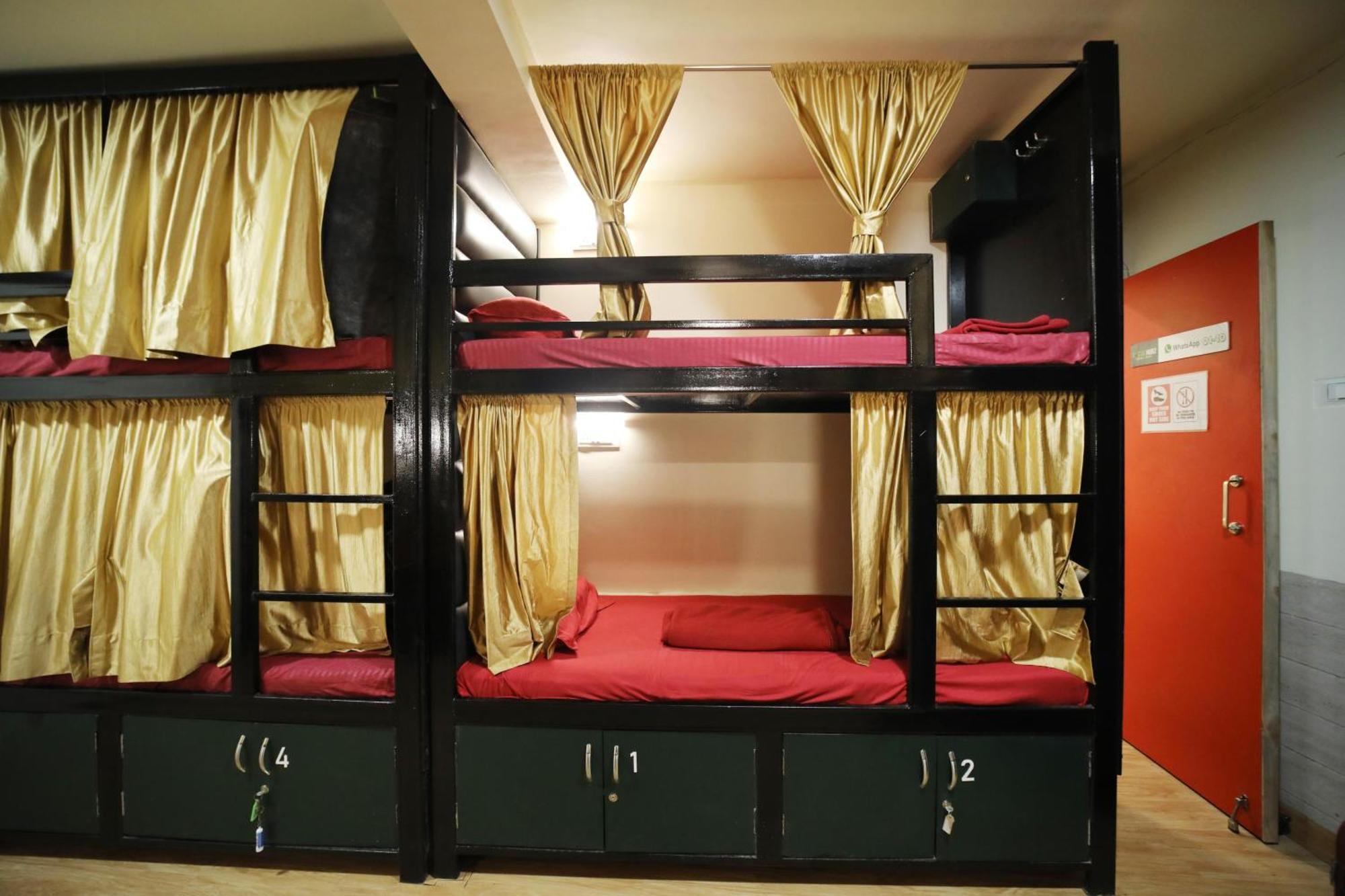 Social Hubz Hostel Βομβάη Εξωτερικό φωτογραφία