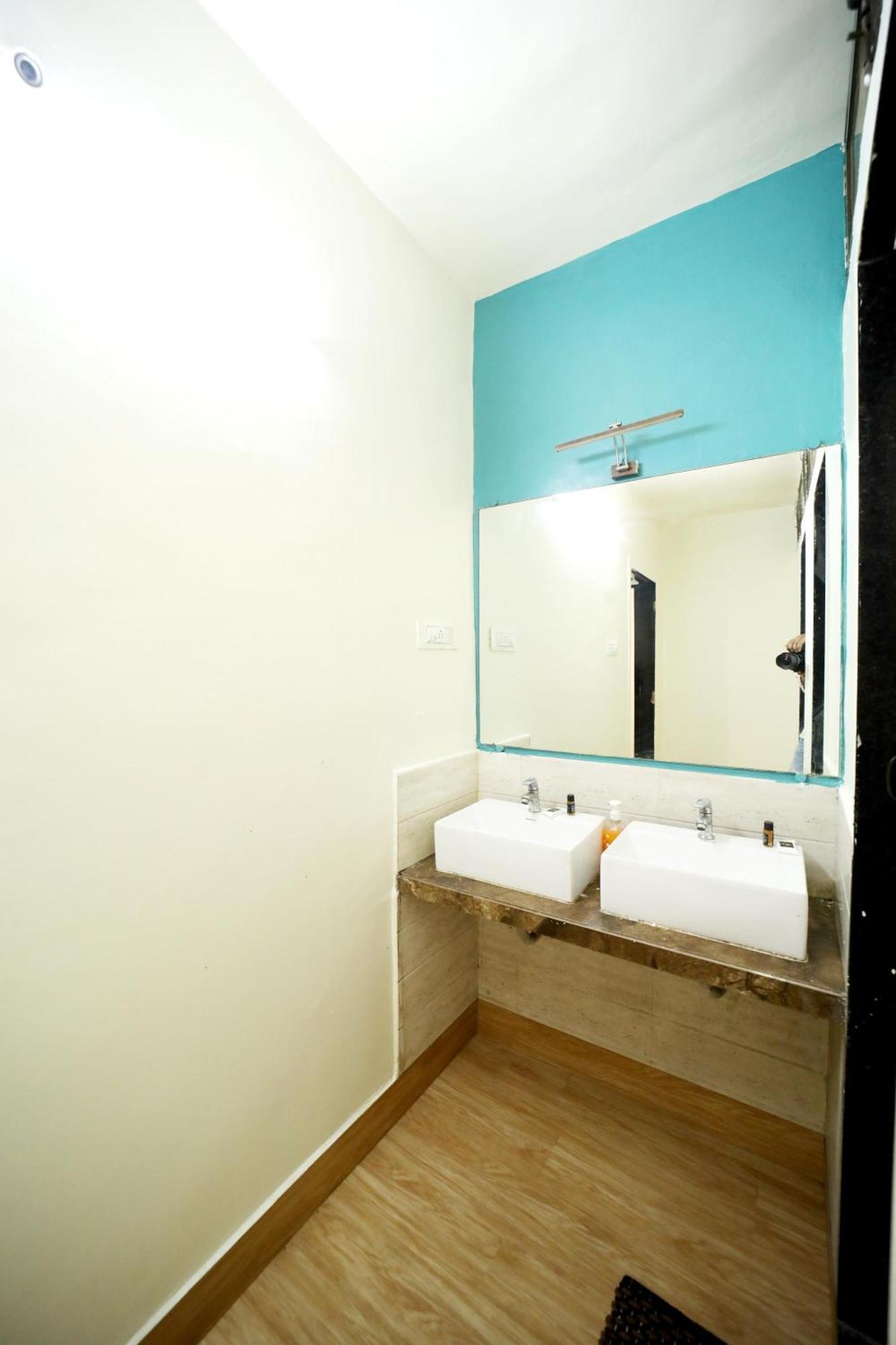 Social Hubz Hostel Βομβάη Εξωτερικό φωτογραφία