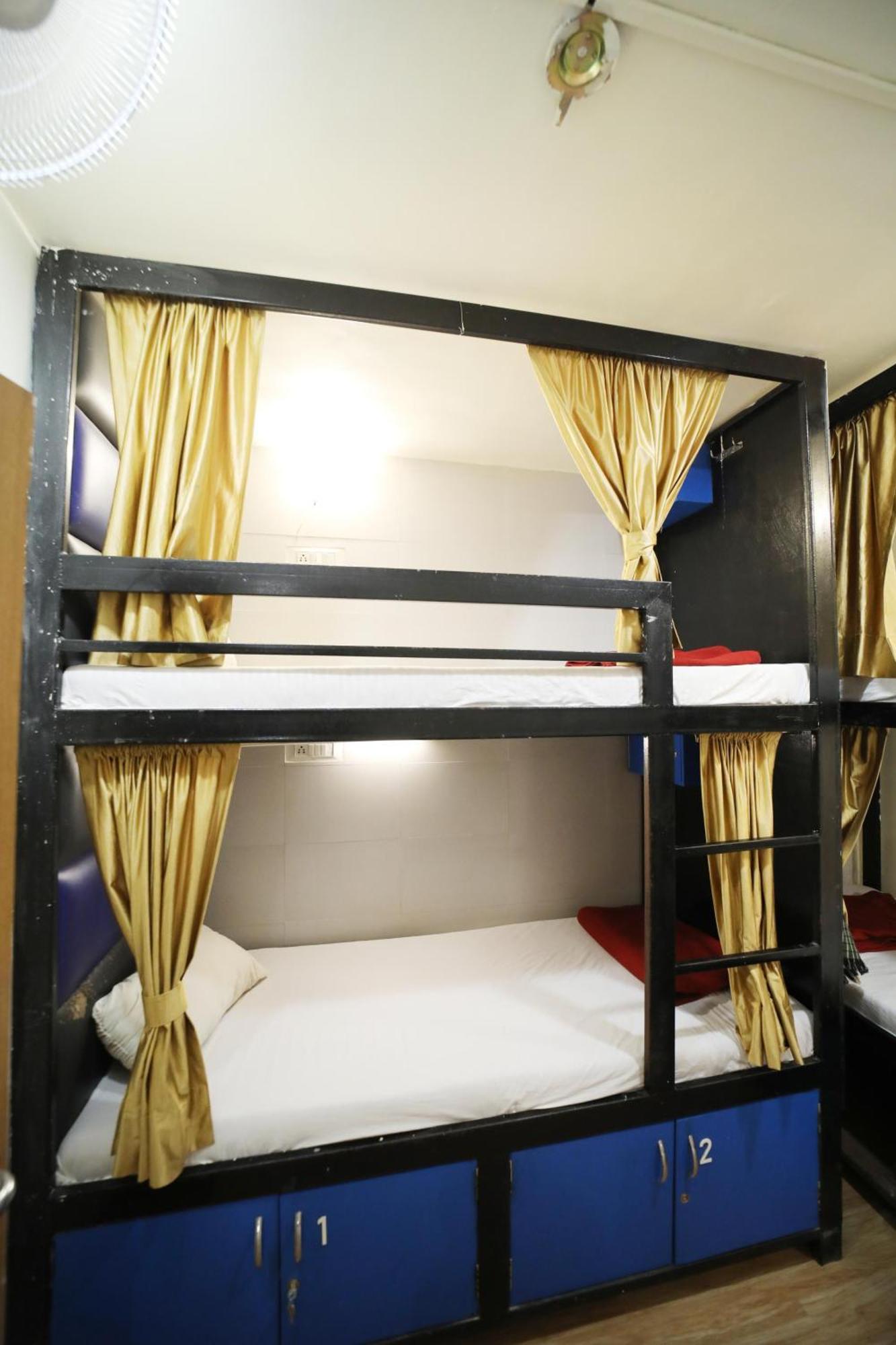 Social Hubz Hostel Βομβάη Εξωτερικό φωτογραφία