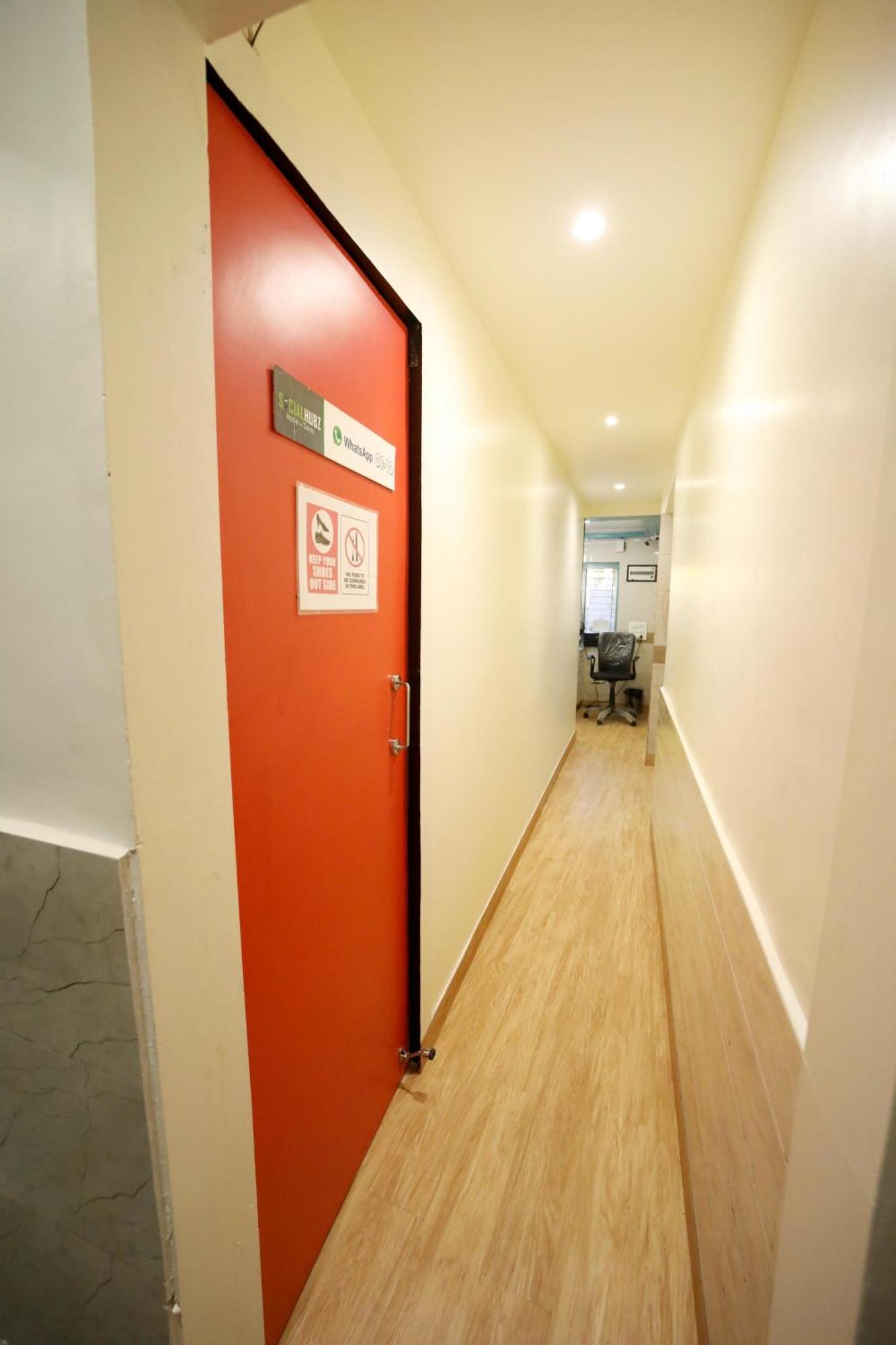 Social Hubz Hostel Βομβάη Εξωτερικό φωτογραφία