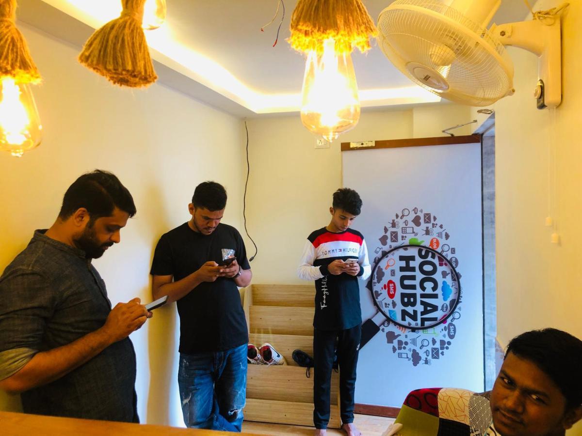 Social Hubz Hostel Βομβάη Εξωτερικό φωτογραφία